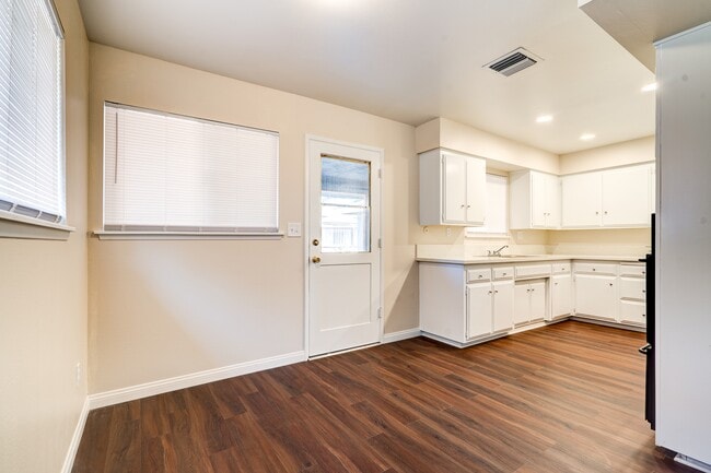 Building Photo - 8311 Raintree Ave