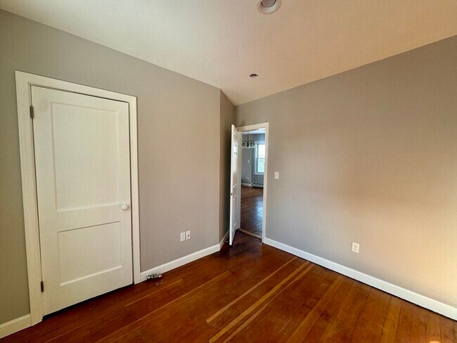 Building Photo - 67 Sycamore St