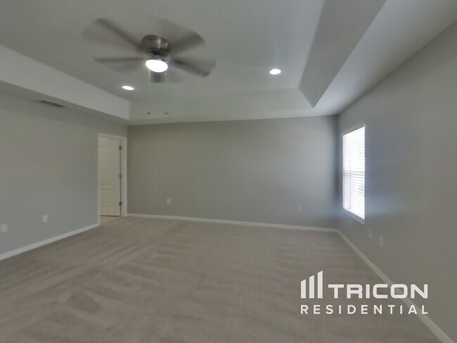 Building Photo - 19609 Timberbluff Dr