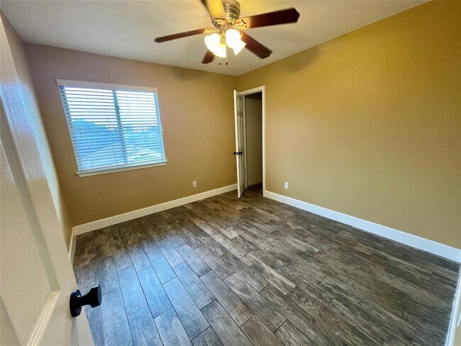 Building Photo - 2303 Melissa Oaks Ln