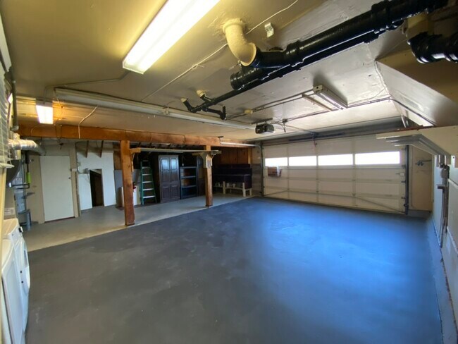 Building Photo - 1431 Niles Ave