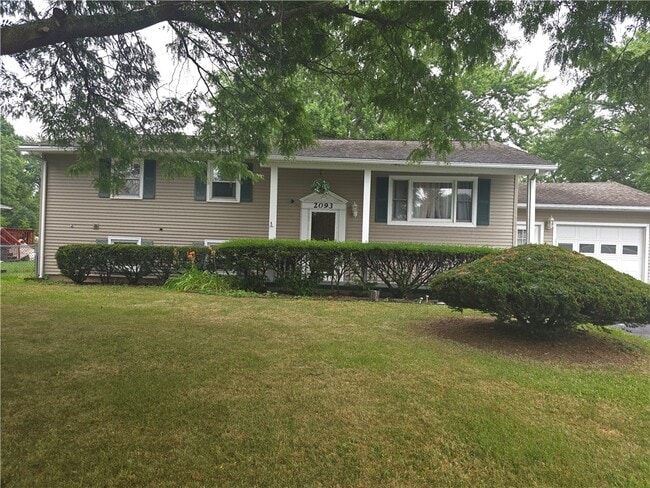 Primary Photo - 2093 Lehigh Station Rd