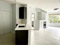 Building Photo - 2 Bed/ 2 Bath Condo located in one of Charlotte's most desired neighborhoods