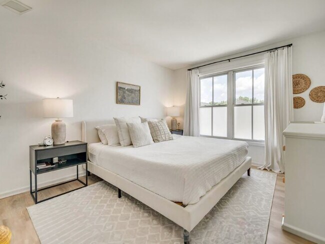 Building Photo - 3981 Forester Blvd