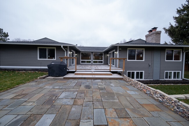 Building Photo - 9513 Briar Cir