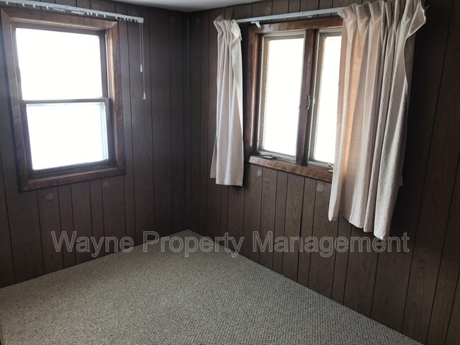 Building Photo - 503 NE 3rd St