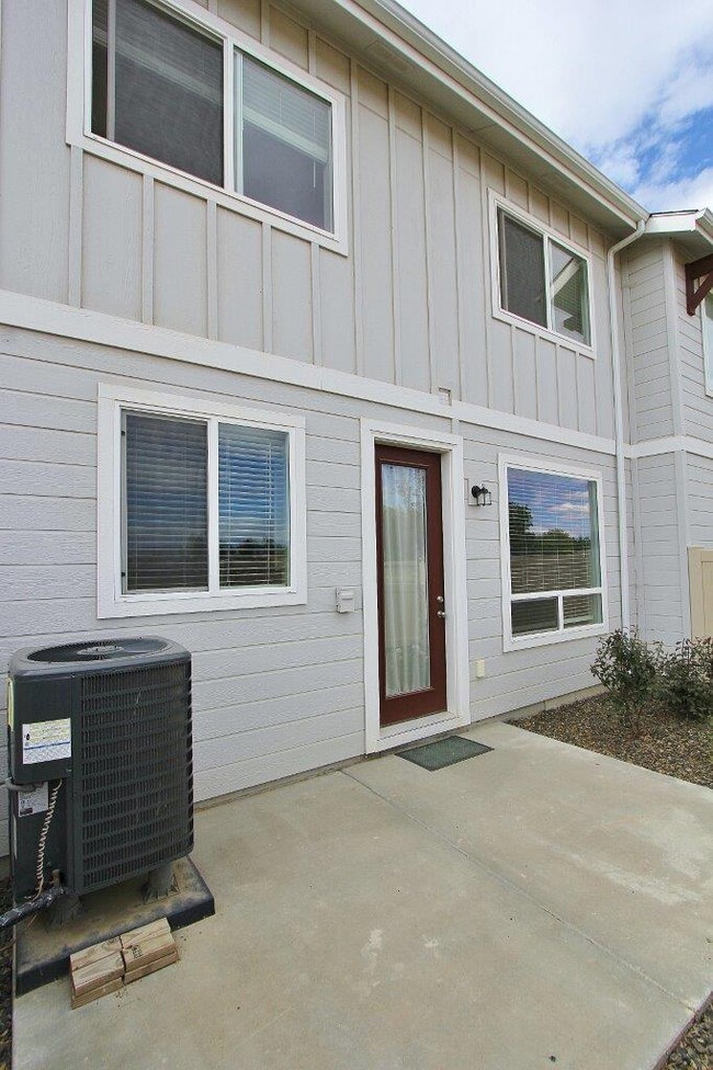 Building Photo - 496 N Tessa Ln