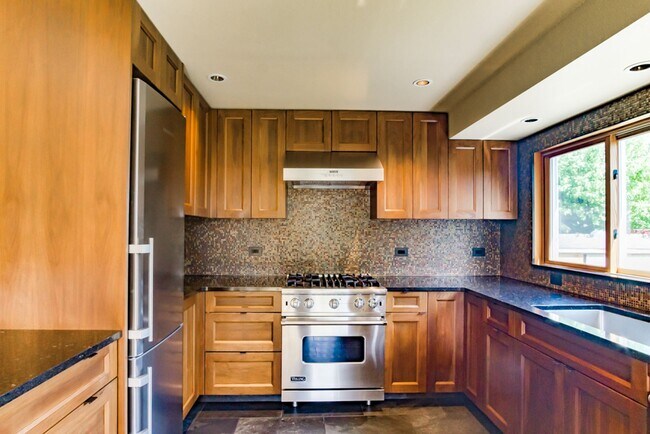 Building Photo - 3Bd/2Ba Seattle Home