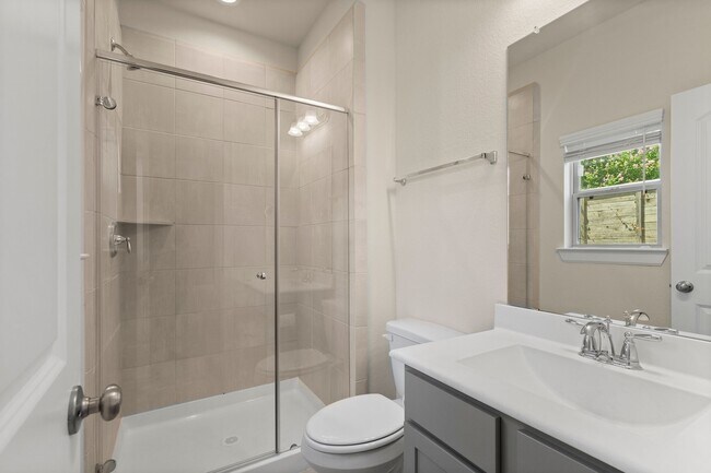 Building Photo - 2021 Cambridge Heights Pl