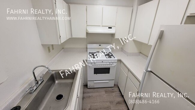 Building Photo - Kahe Kai - 2 Bedroom 1 Bath Apartment With...