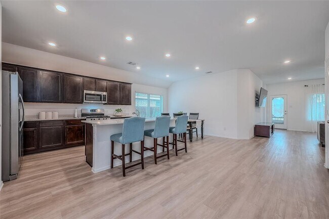 Building Photo - 23635 Camellia Birch Ct