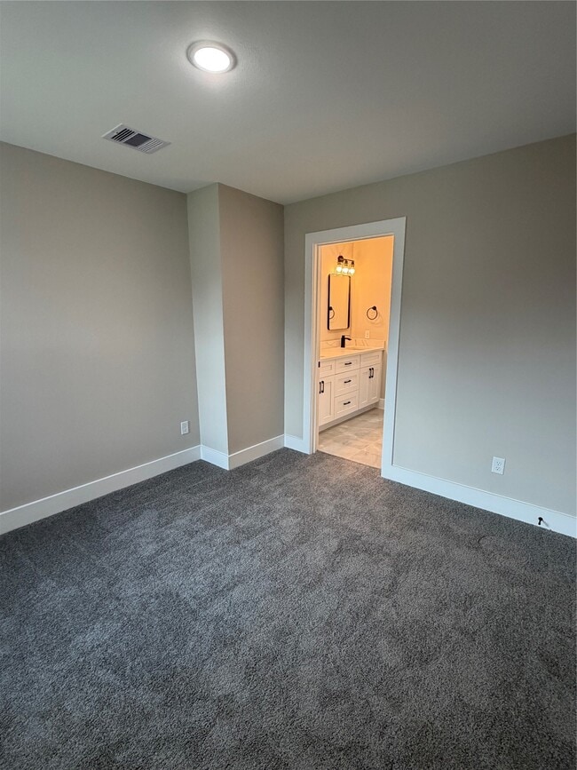 Building Photo - 2619 Piemonte Ave