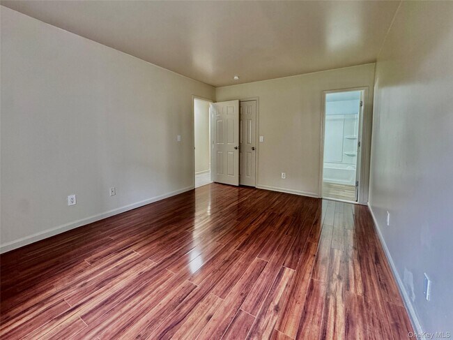 Building Photo - 5 Lexington Hills Rd