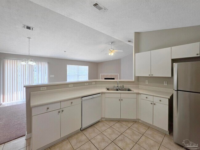 Building Photo - 1638 Dee's Rd