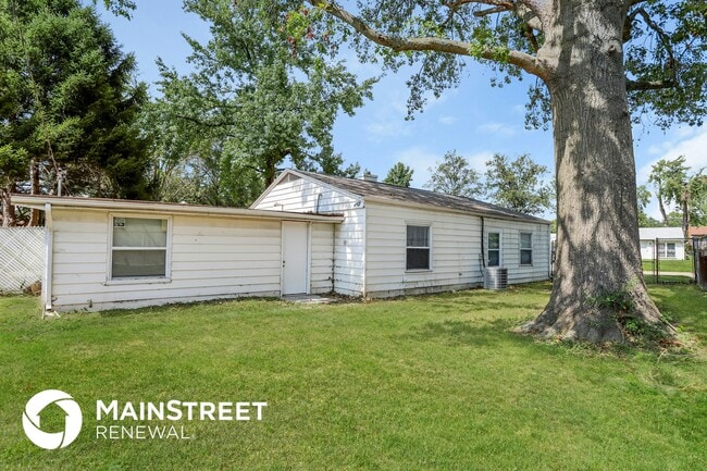 Building Photo - 23 Jamestown Dr