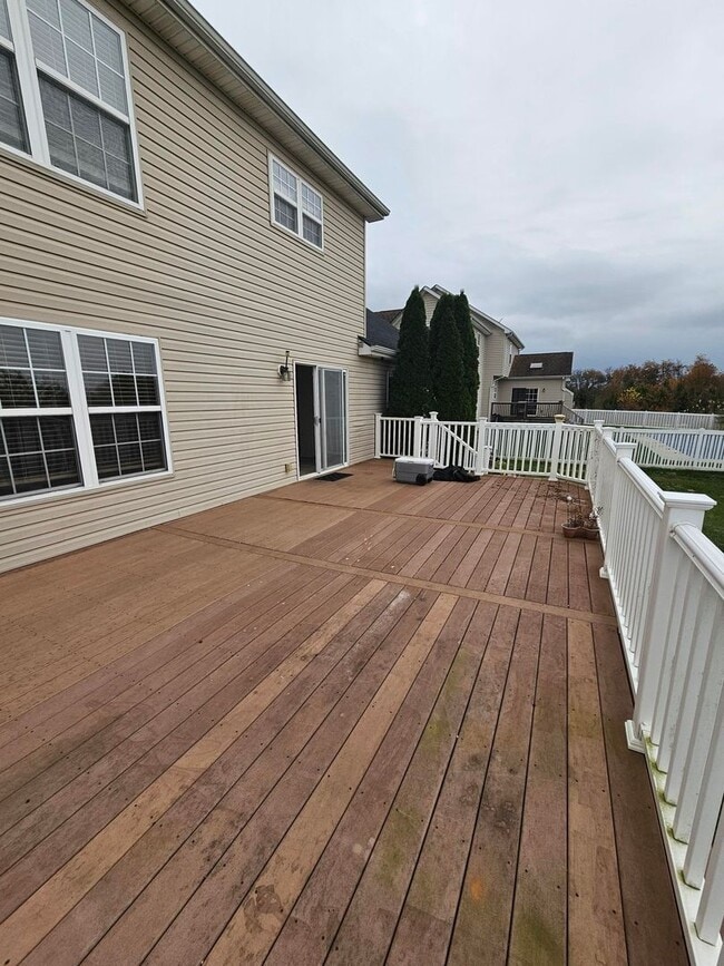 Building Photo - 830 Woodline Dr