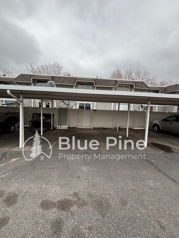 Building Photo - 1464 Falcon Dr