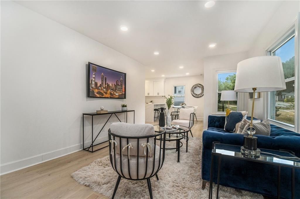 Building Photo - 2539 Glendale Cir SE