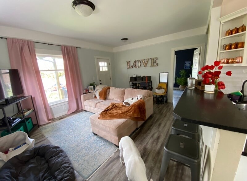 Living room occupied - 7138 N Central St