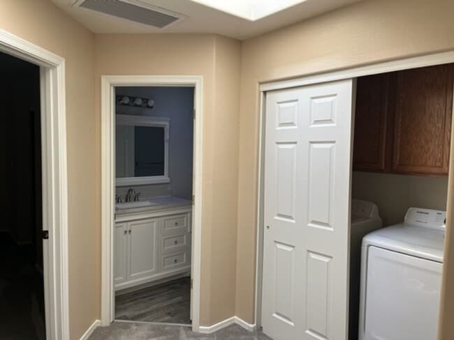 Building Photo - 3 Bedroom Townhouse in Gated Boulder Park ~ Prescott