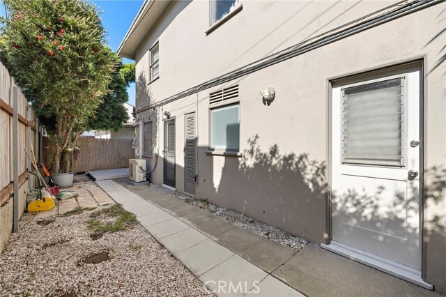 Building Photo - 827 Catalina St