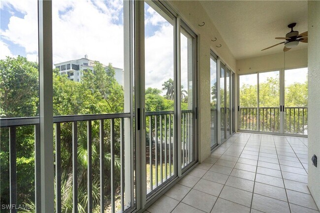 Building Photo - 14815 Laguna Dr