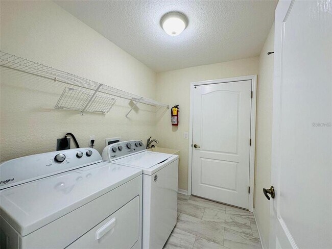 Building Photo - 14017 Wenzel Ave