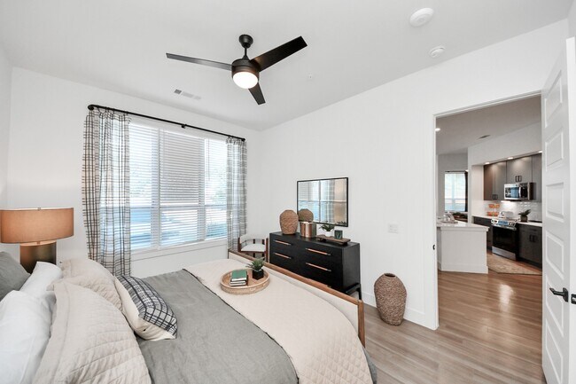 Building Photo - 15635 Memorial Dr