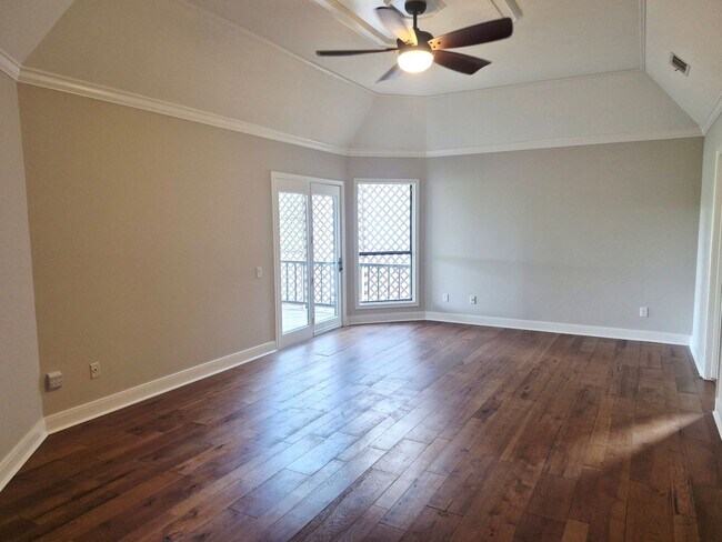 Building Photo - Golf Course Living in The Hills – 4 Bed in Lakeway