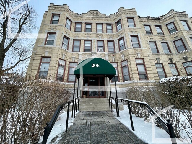 Building Photo - 202 Chestnut Hill Ave