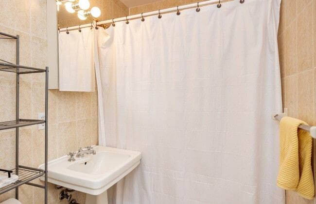 Building Photo - 26 Layton Ave