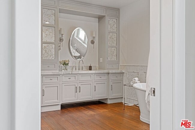 Building Photo - 14917 Valley Vista Blvd