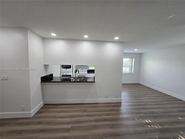 Building Photo - 8886 SW 3rd St