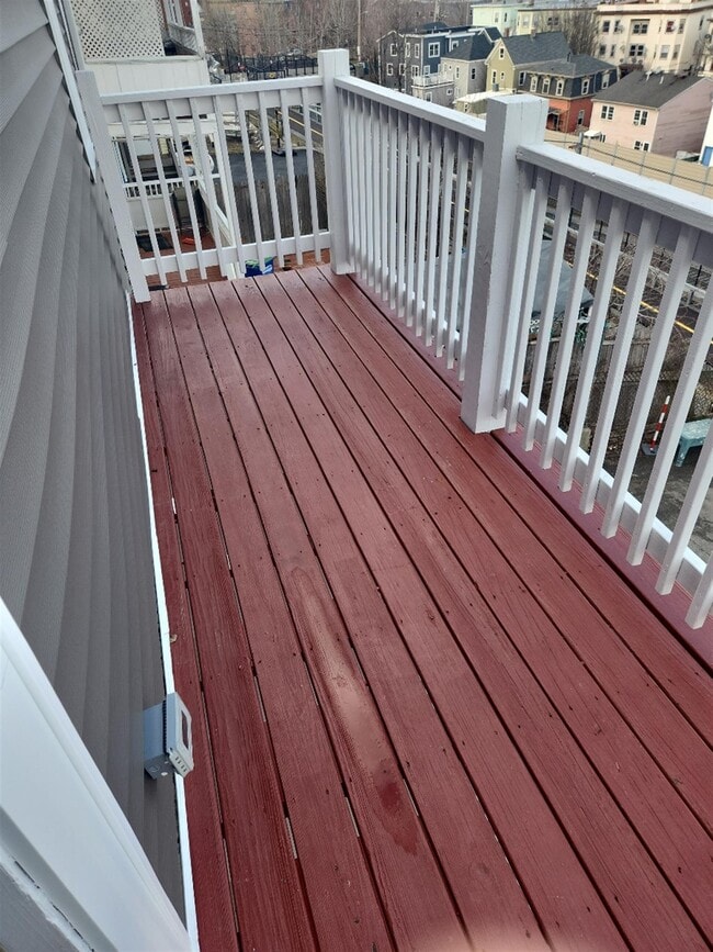 Building Photo - 287 Medford St