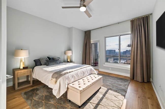 Building Photo - 603 Davis St