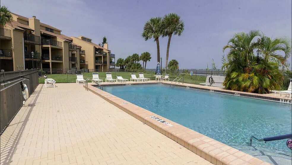 Building Photo - 441 N Harbor City Blvd