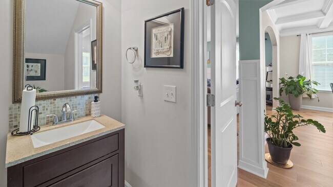 Building Photo - Beautifully Upgraded Home with Outdoor Fire Pit and Fenced Backyard in Buckhead East