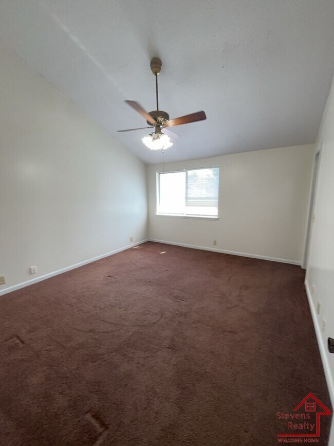 Building Photo - 409 Oriole Dr