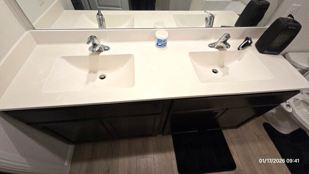 Building Photo - 1129 Birchwood Dr