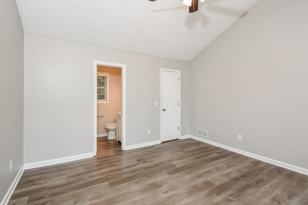 Building Photo - 3756 Cherokee Overlook Dr