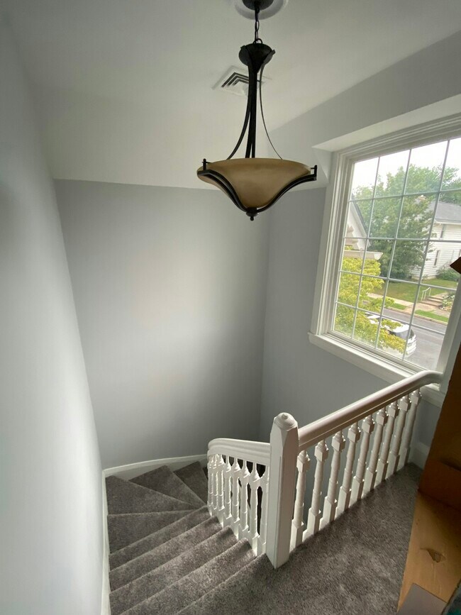 Building Photo - 137 S Spruce St