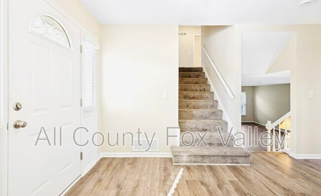 Building Photo - 142 Warwick Dr