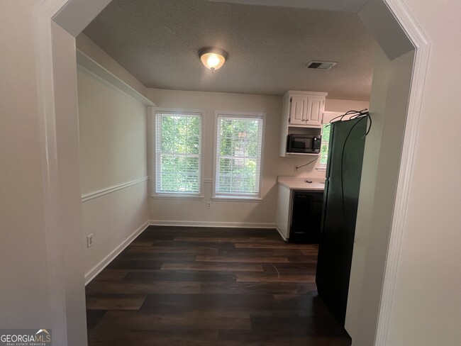 Building Photo - 265 Pine Valley Dr