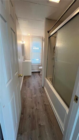 Building Photo - 10 St Mary St