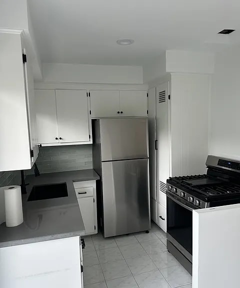 Building Photo - 14333 Albers St