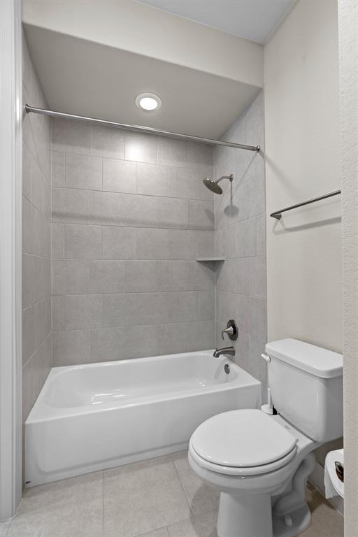 Building Photo - 305 Miranda Wy