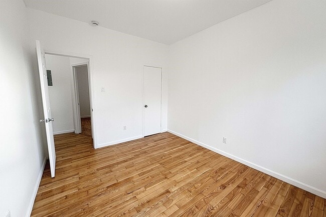 Building Photo - 35 Rock St