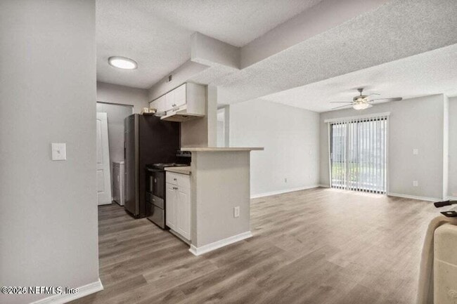 Building Photo - 10200 Belle Rive Blvd