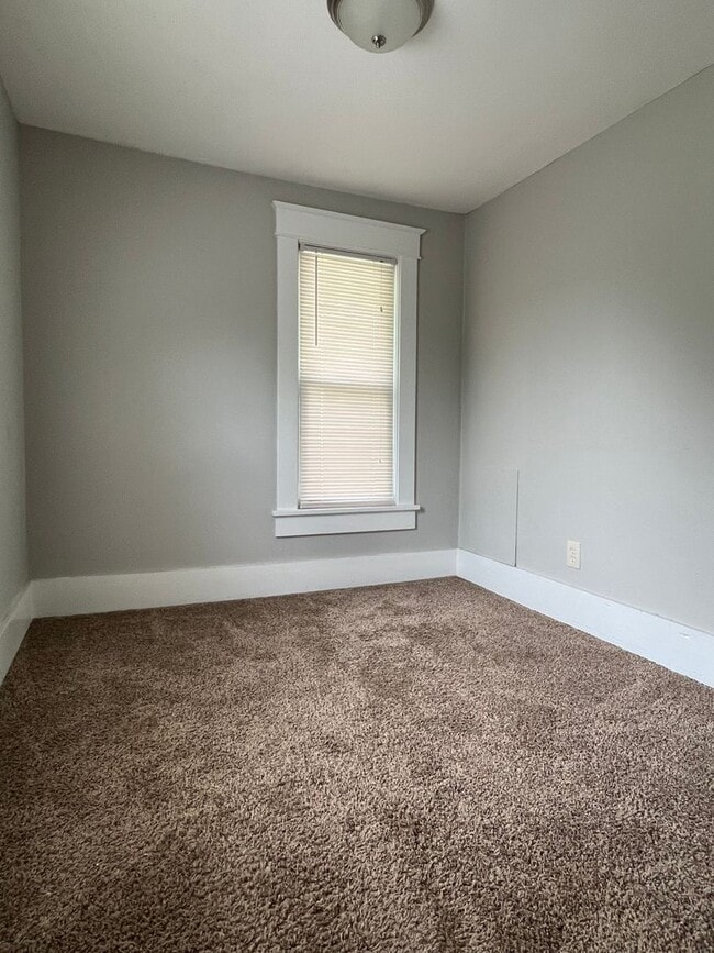 Building Photo - Two Story Home