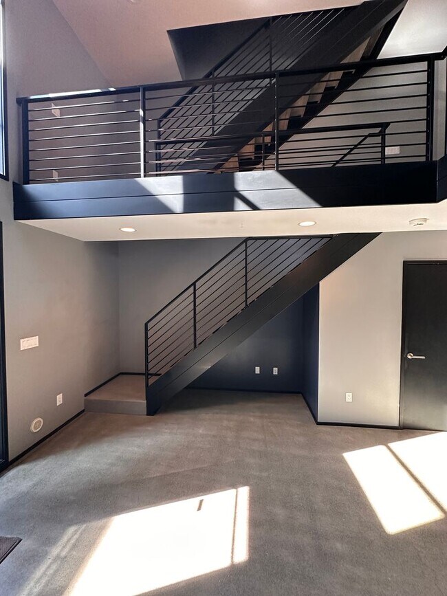 Building Photo - Modern Townhome in Georgetown!  Available ...